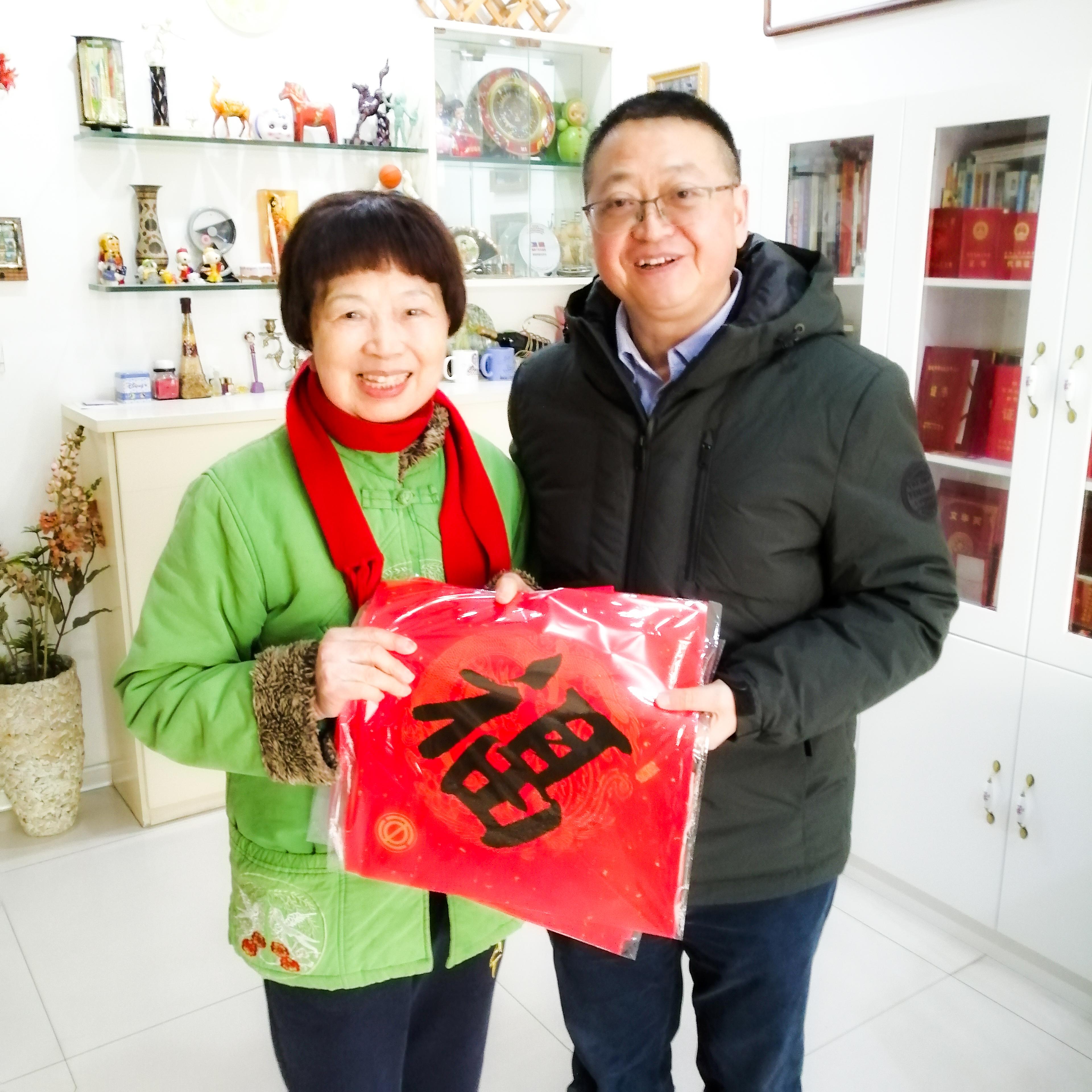 市总工会姚红书记一行慰问全国劳模何天宠.jpg